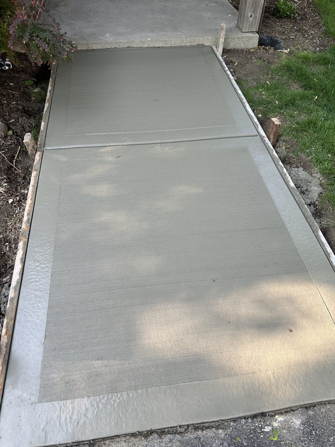 New concrete sidewalk